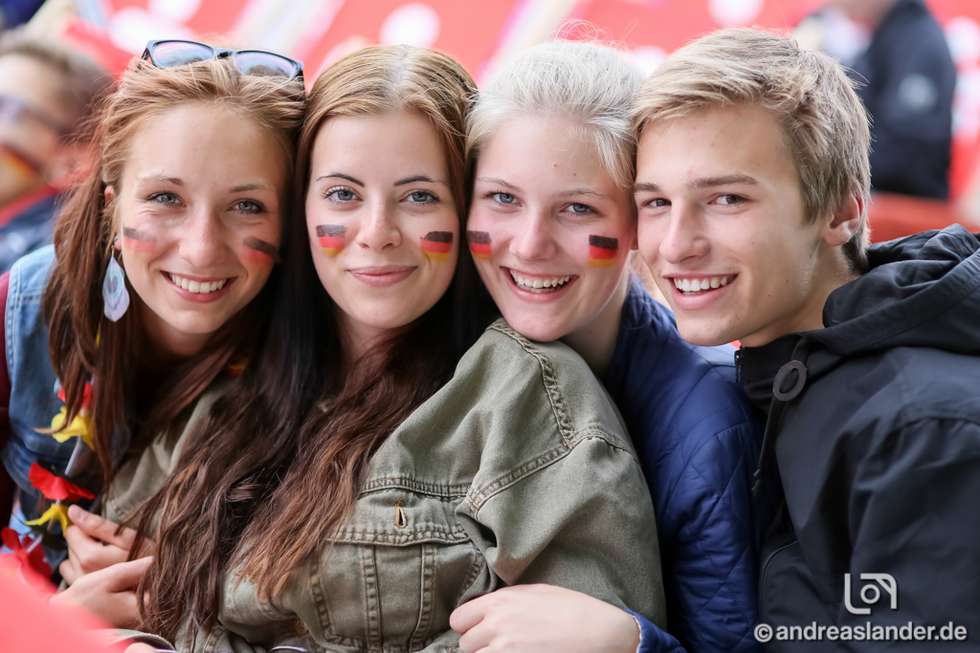 Fußball-WM-2014-Public-Viewing-Strandbar_03_Foto_Andreas_Lander.jpg