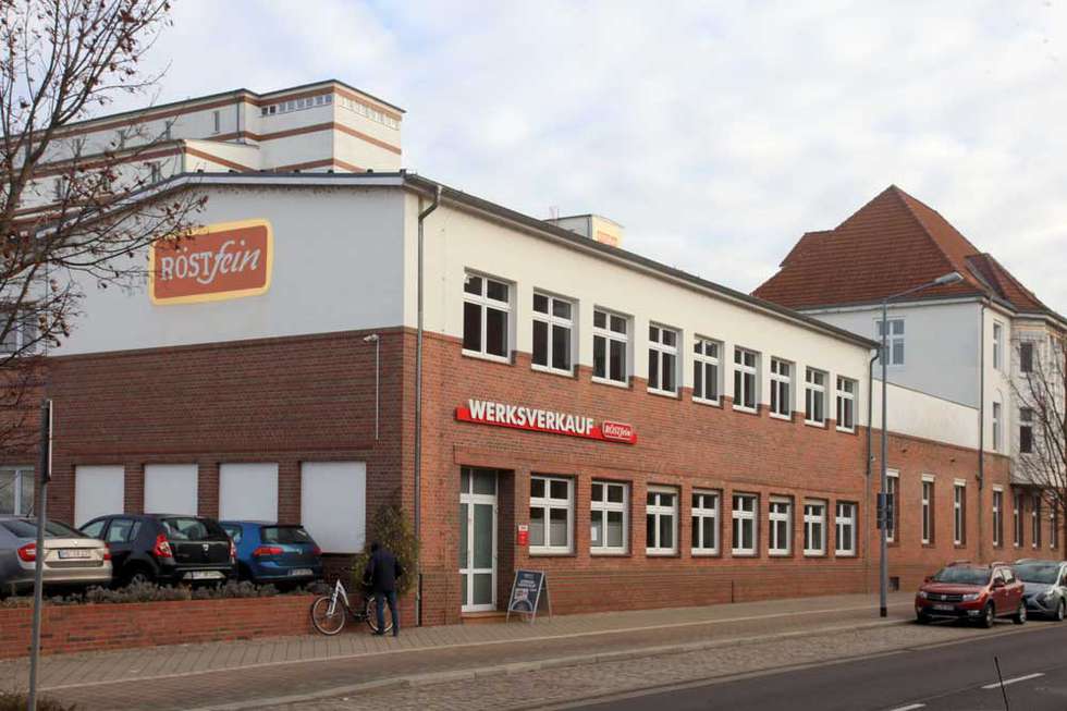 Verwaltungsgebäude mit Röstfein-Werksverkauf